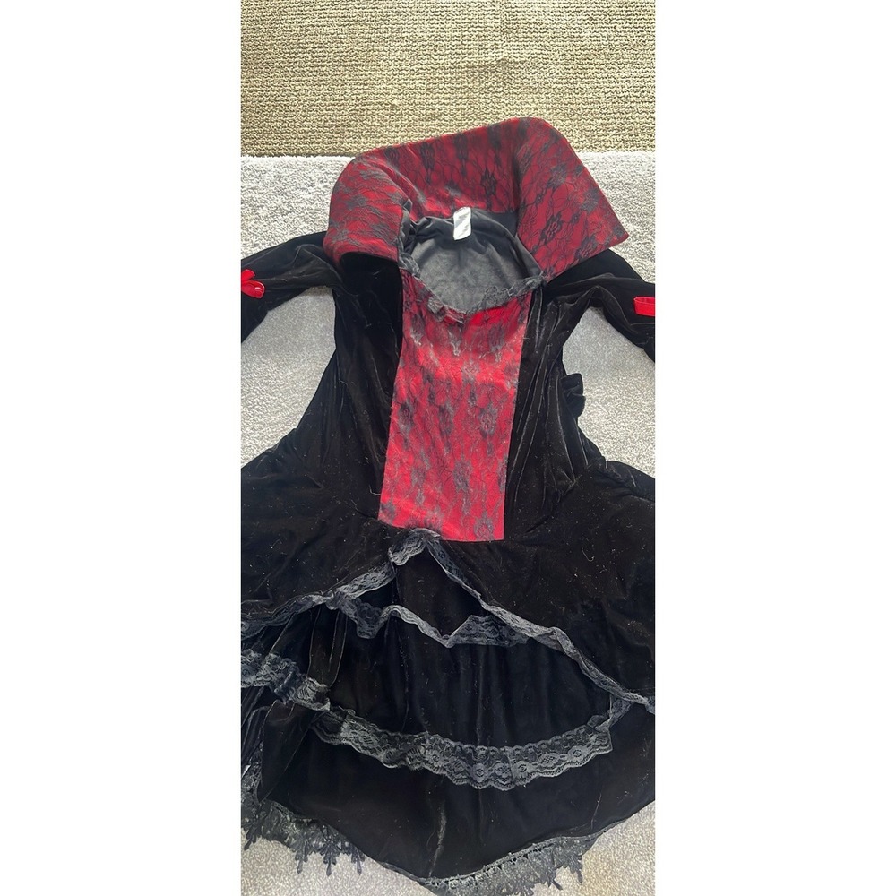 Girls Dracula Costume Size Large  192